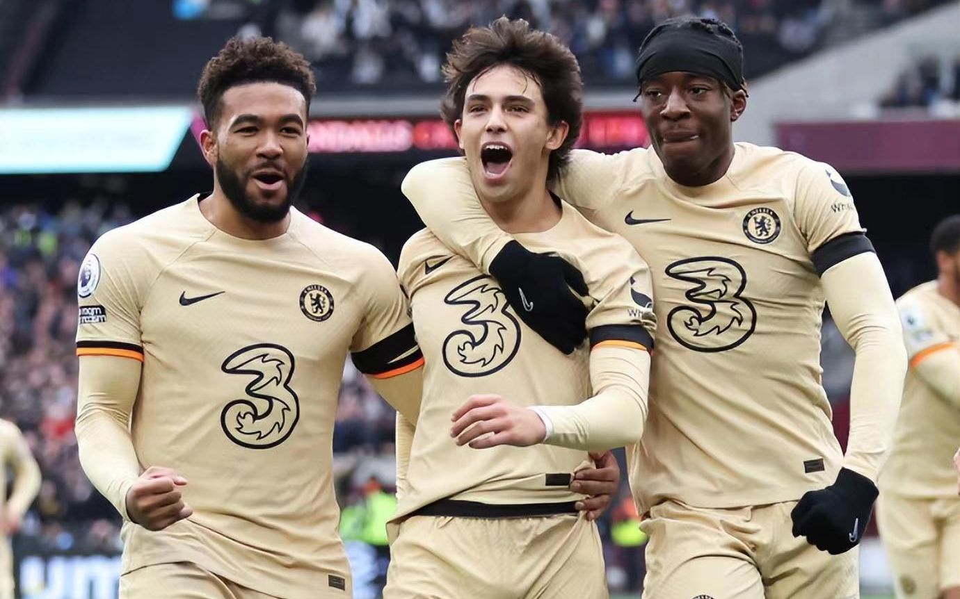 纽约尼克斯迎英超关键赛，集结日临场应变，质疑声仍在，数据趋势出现新变化(soranokisekithe1st)