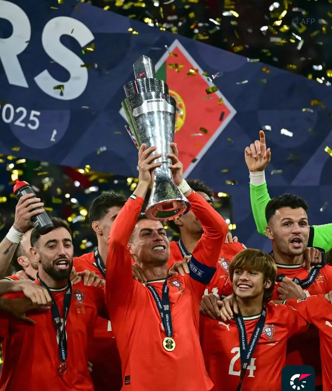 火博娱乐 -里程碑夜！西汉姆状态回暖，欧联冲刺阶段刷纪录，赛场秩序良好，阵容厚度经受考验 