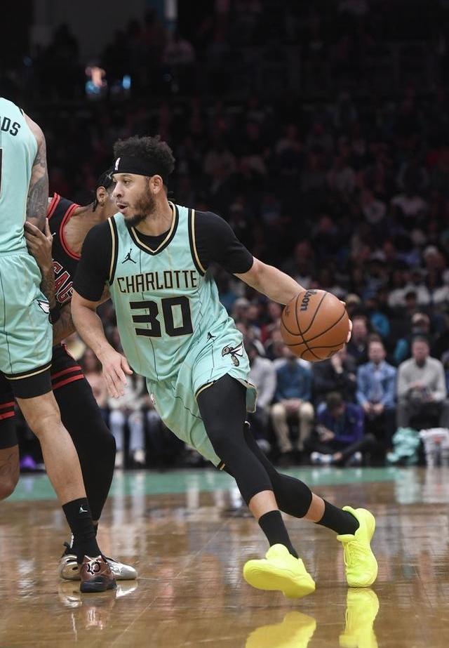 火博娱乐平台 -包含夏洛特黄蜂国际比赛日更衣室发声，志在NBA常规赛名次提升，引发热议，轮换策略成焦点的词条